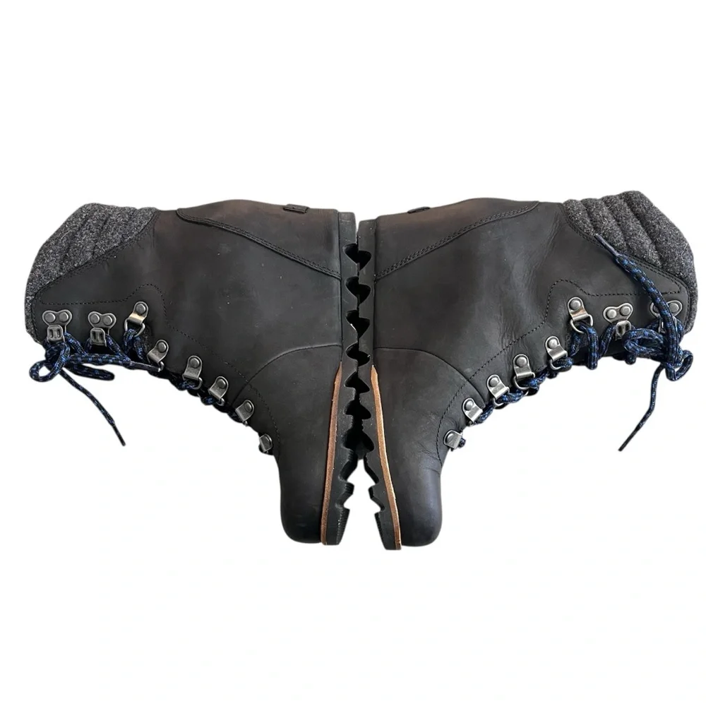 Sorel Conquest Waterproof Wedge Boot Color Black Royal Blue Women’s Size‎ 7